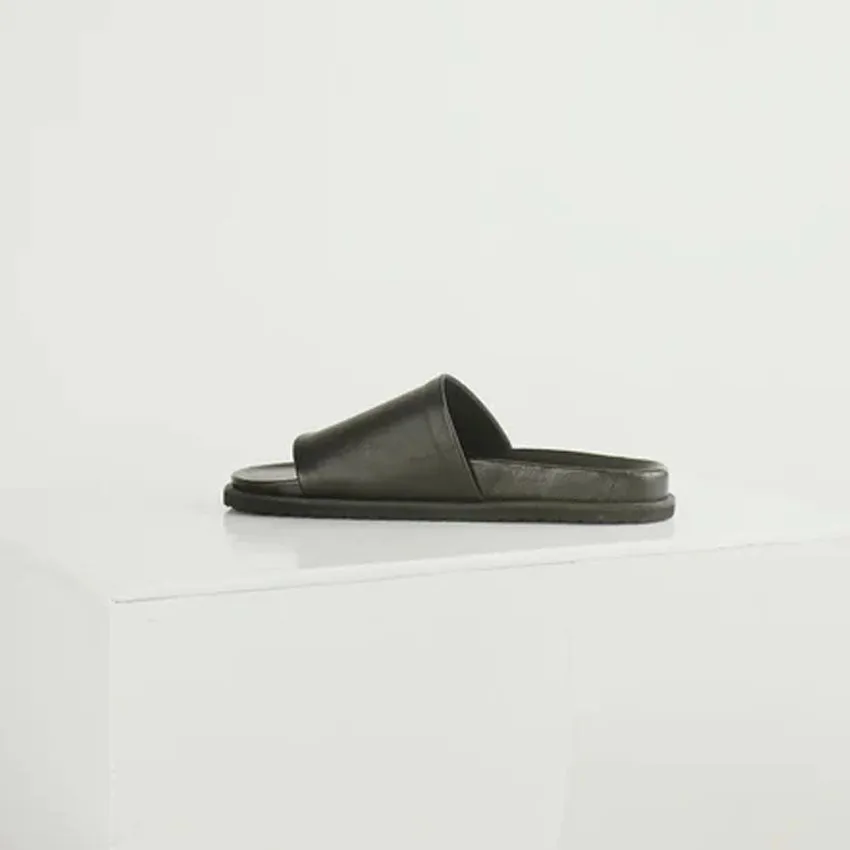 Abe Leather Slippers - Black