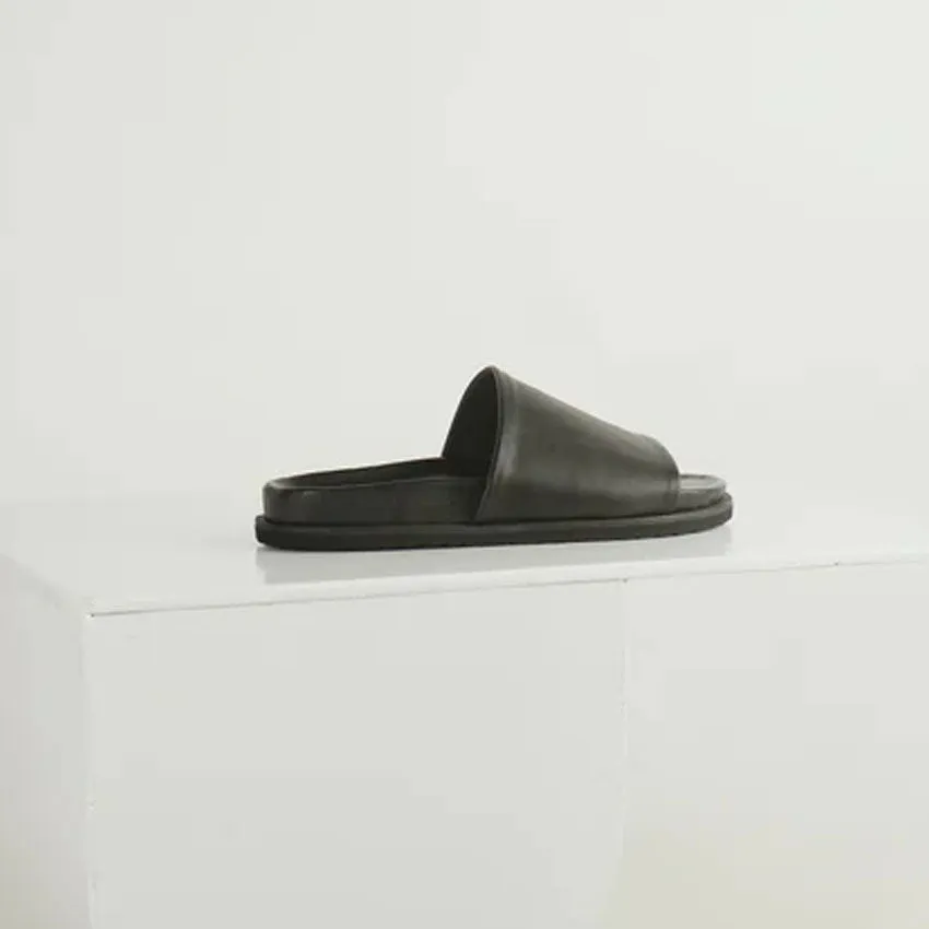 Abe Leather Slippers - Black