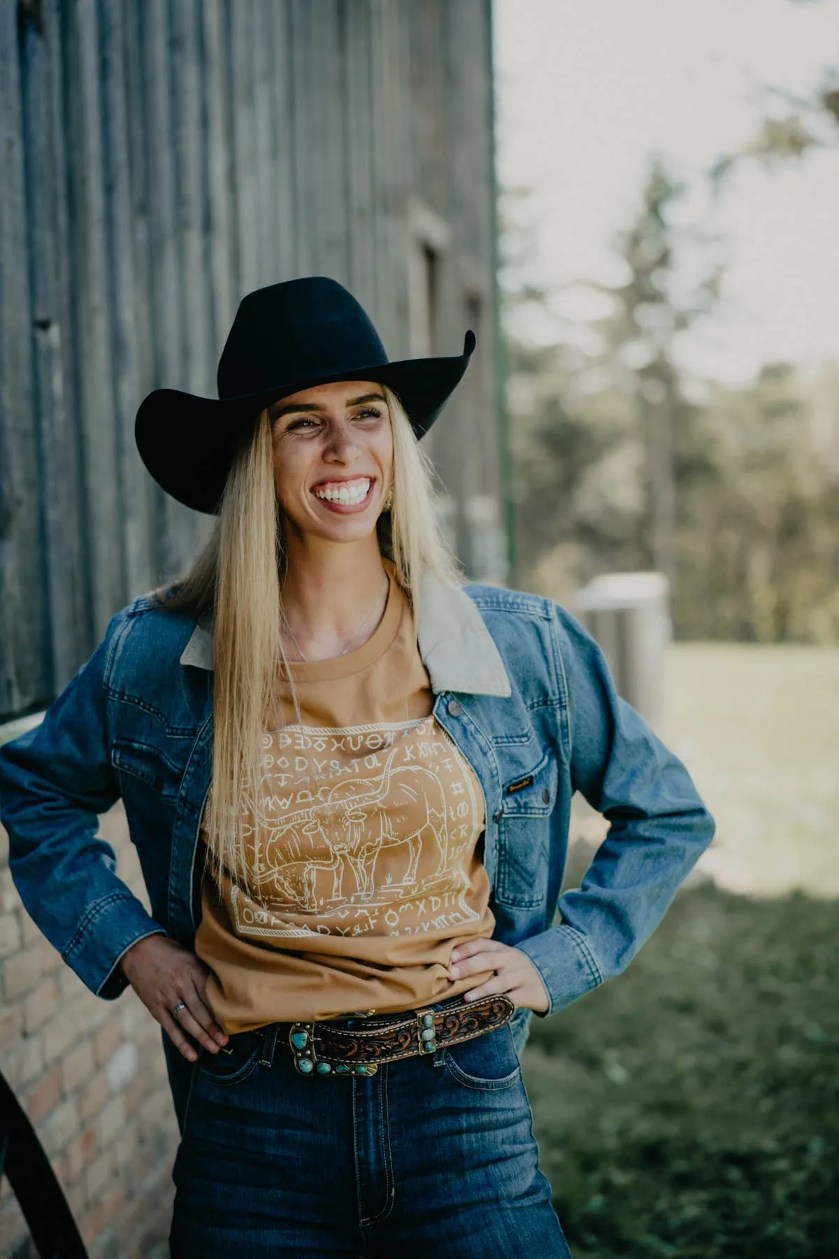 'Branded Gold' Women's Ariat Longhorn T-Shirt (XS-XXL)