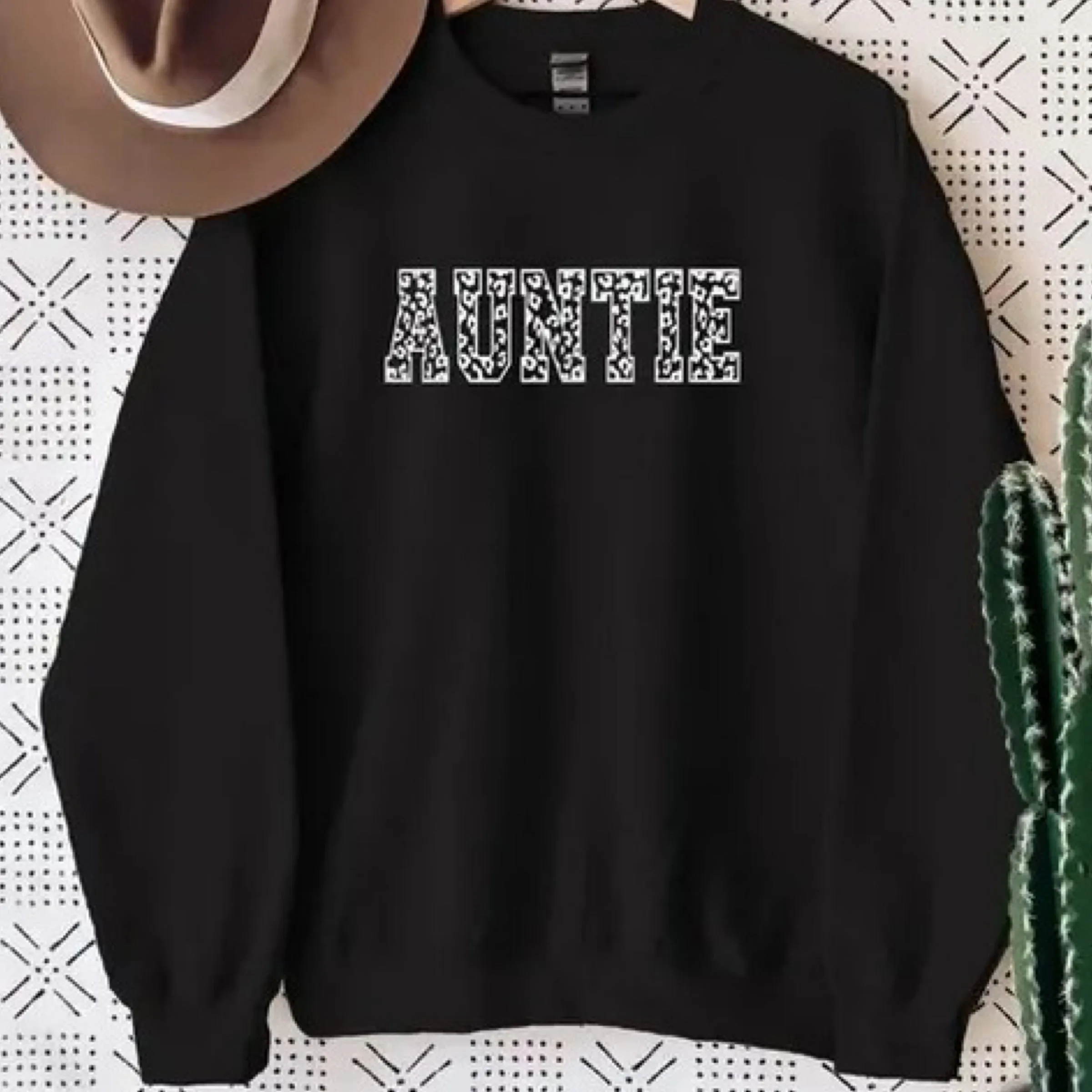 Crewneck Sweatshirt for Aunt - Auntie Crewneck Sweatshirt - Shop Now