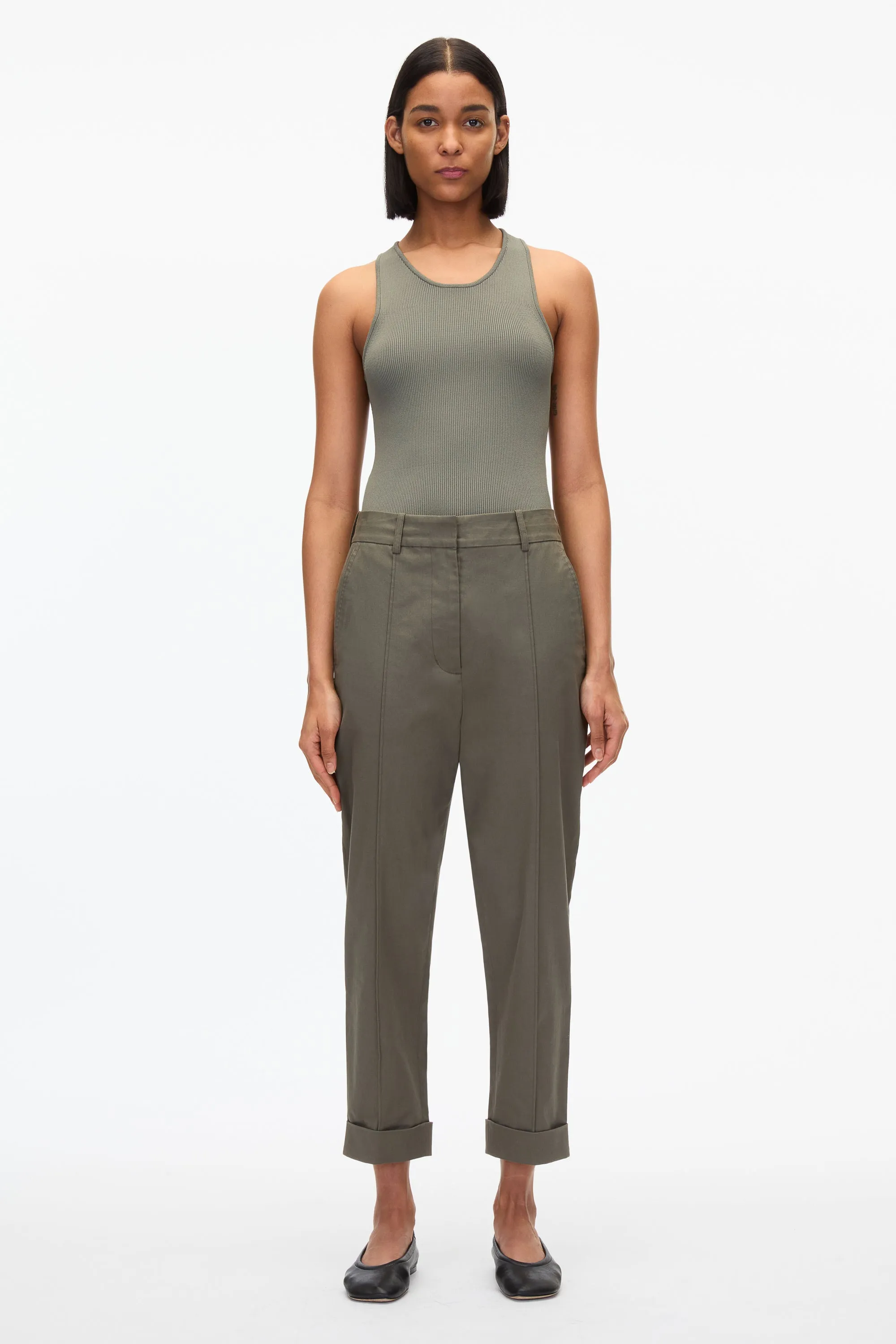 Cropped Carrot Trousers