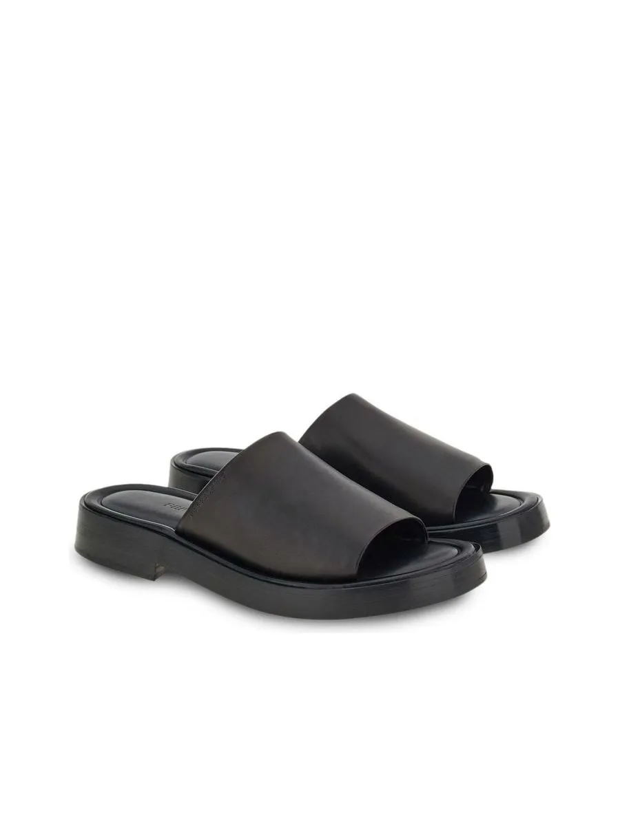 Crossoverstrap Leather Slides