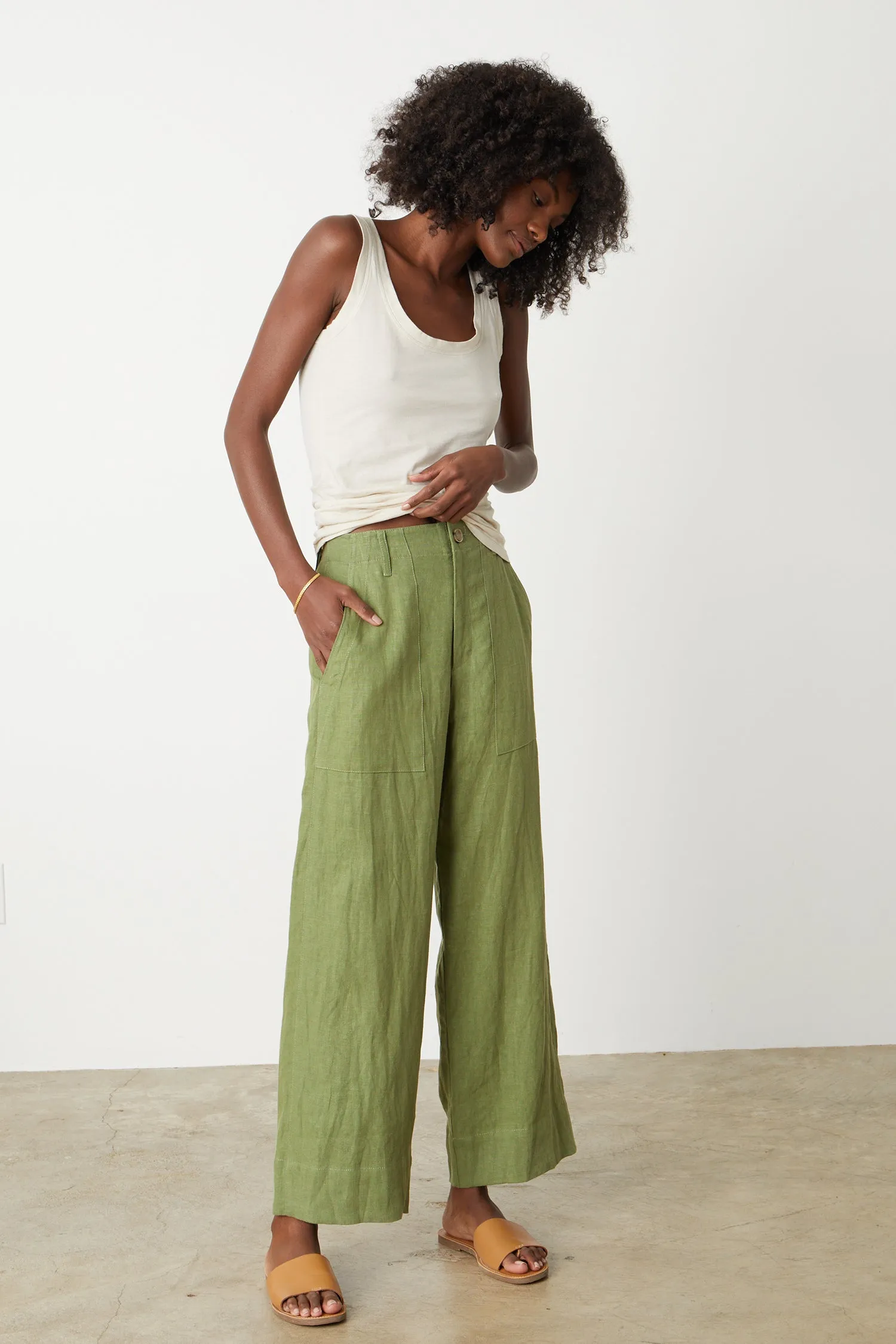 DRU HEAVY LINEN TROUSERS IN BASIL