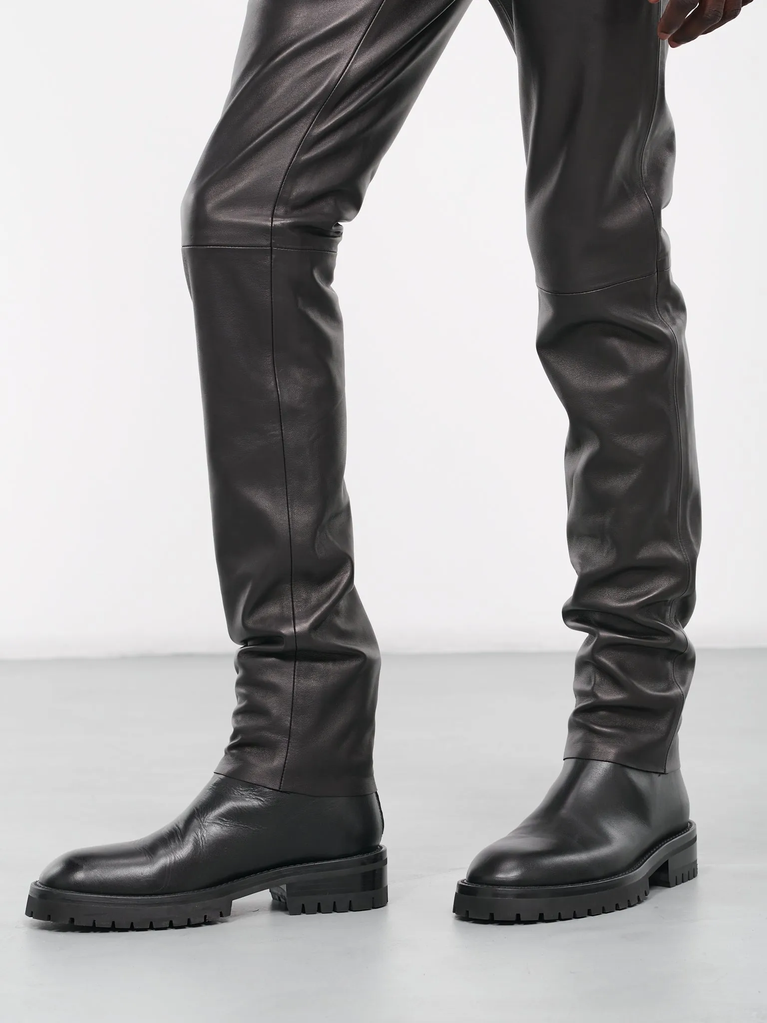 Edward Leather Trousers (B0011608-LT117-099-BLACK)