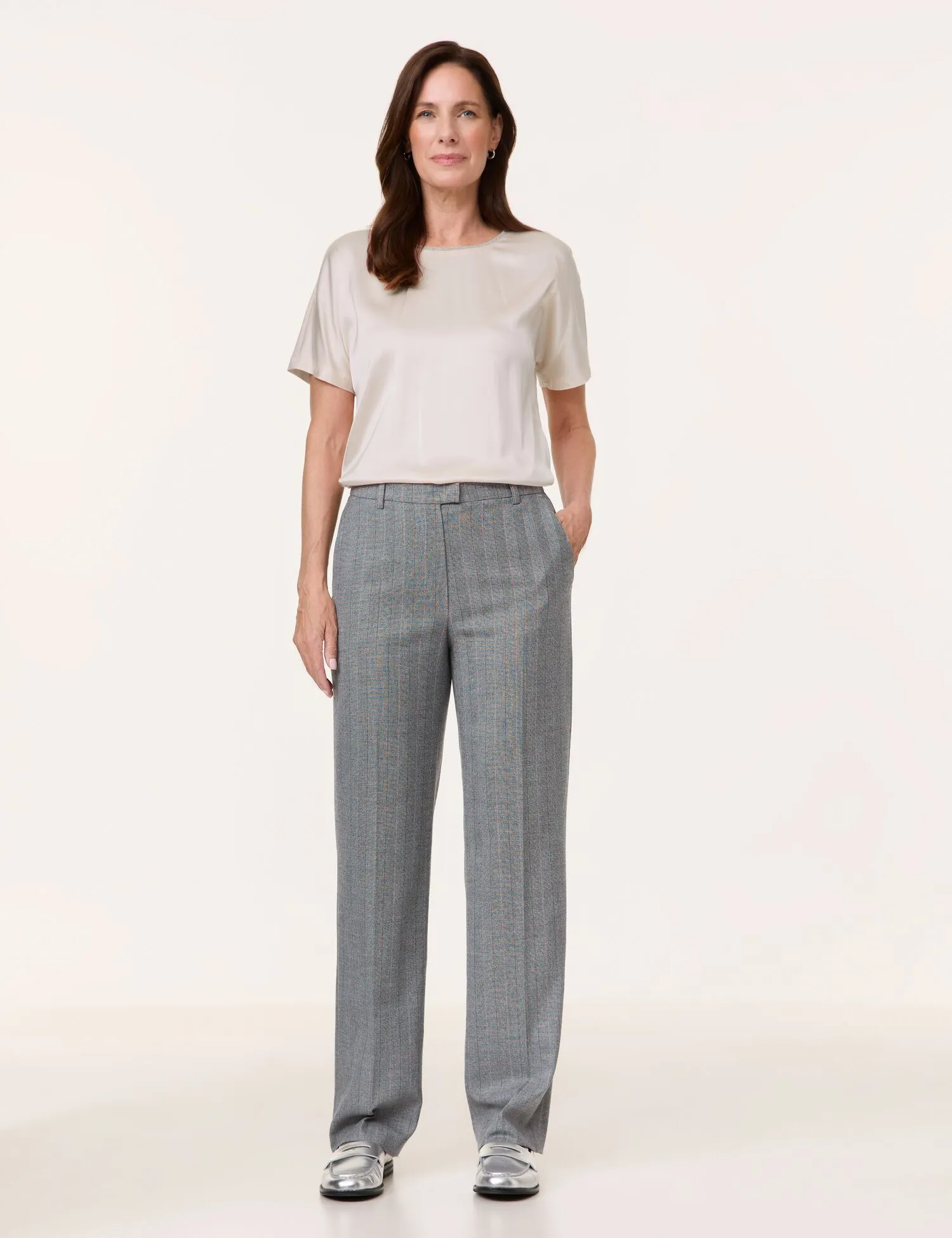 Elegant fabric trousers with pinstripes