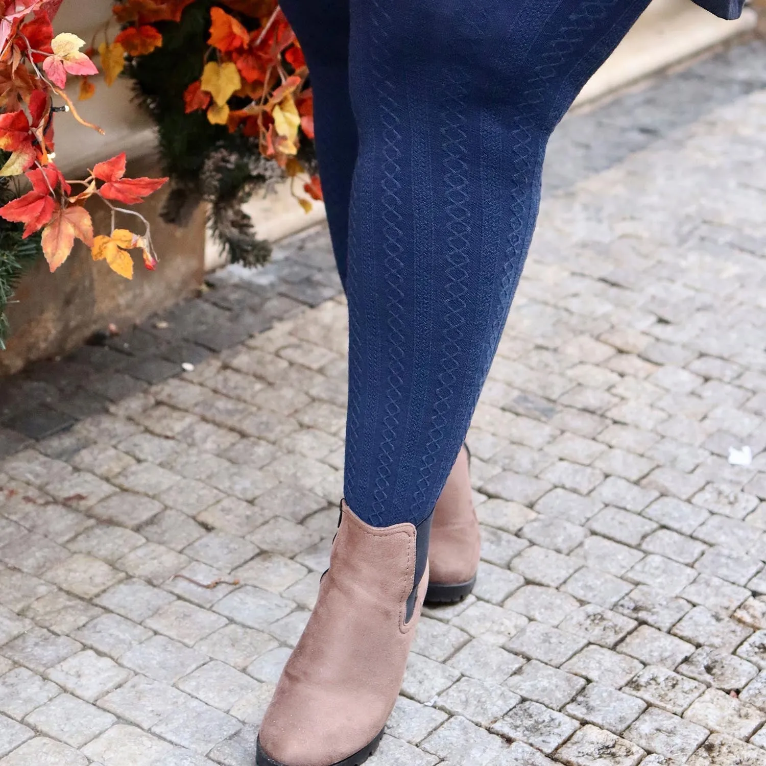 Grannies Cable Knit Wool Tights - Navy (V2)