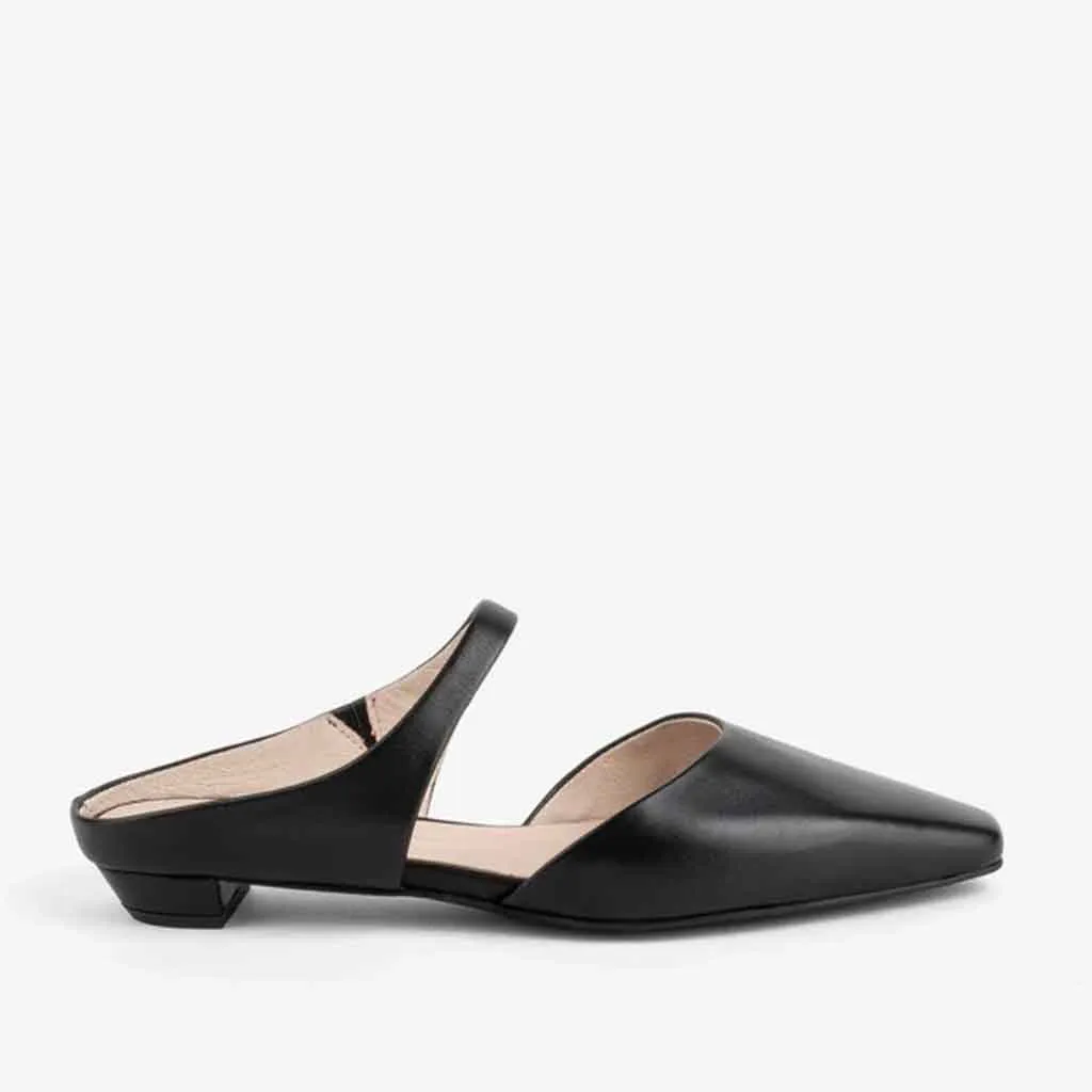 Intentionally _____ Lourdes Flat - Black