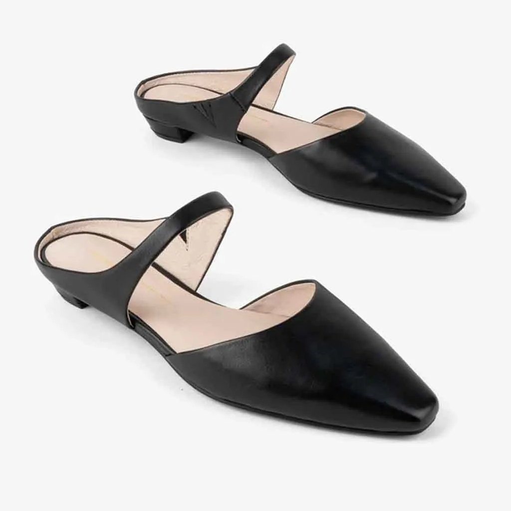 Intentionally _____ Lourdes Flat - Black