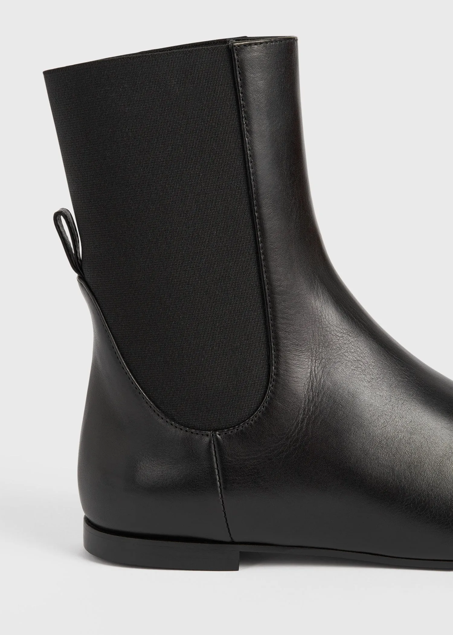 Leather Chelsea boots black