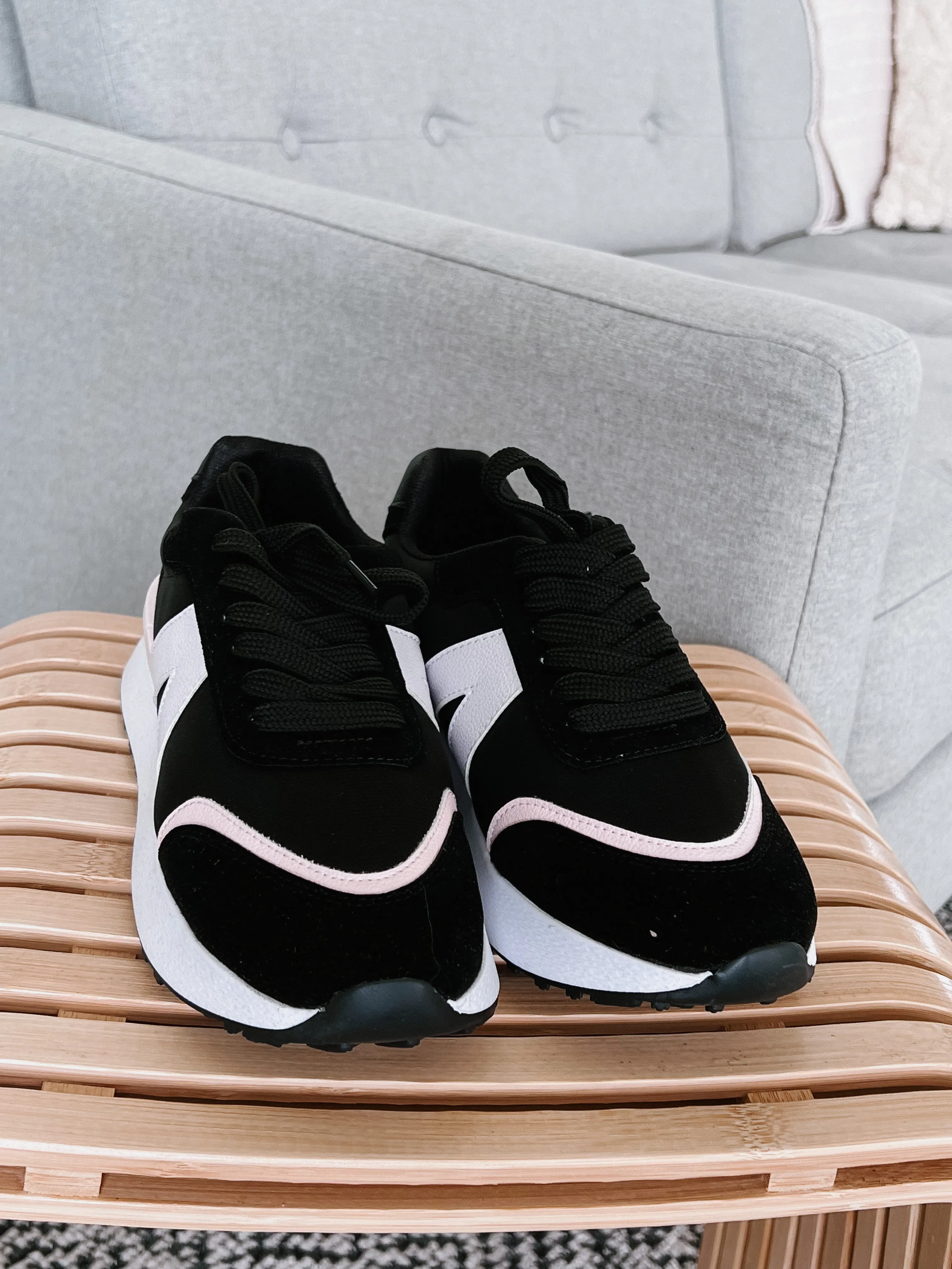 Nova Platform Sneakers