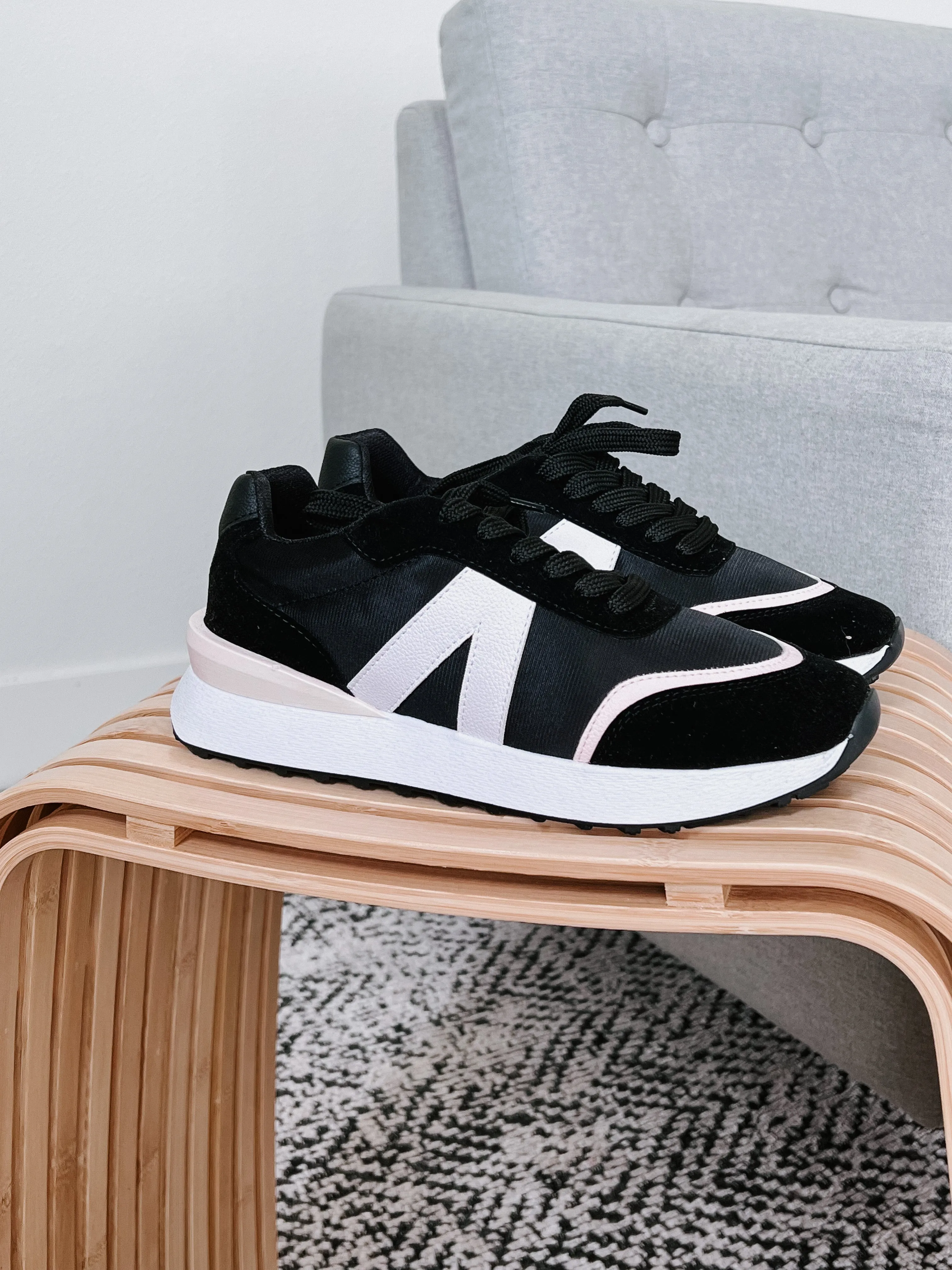 Nova Platform Sneakers