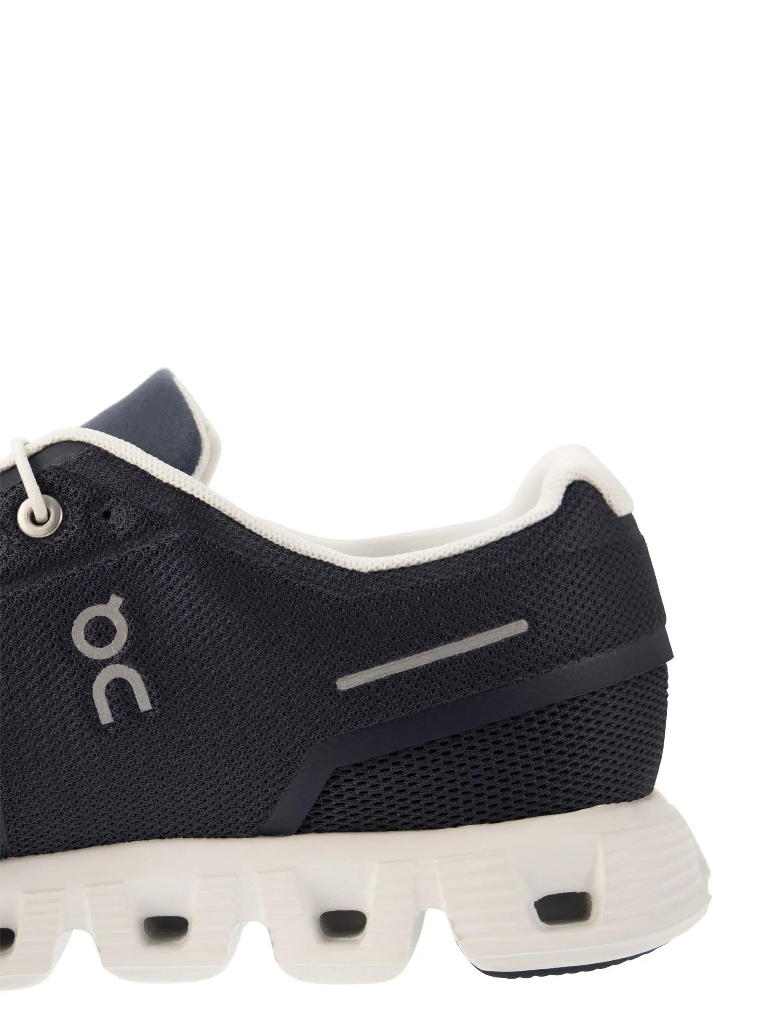 On    On Cloud Sneakers