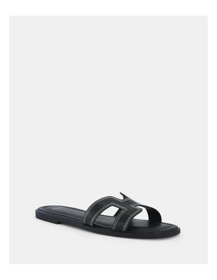 Sachie Slides in Black/White