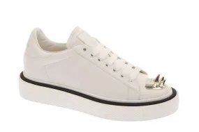 Sneakers in pelle con borchie