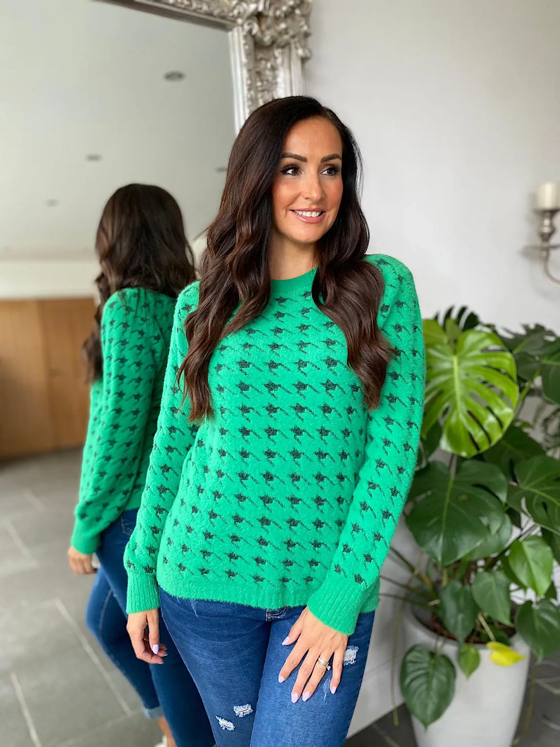 Soft Knit Dogtooth Pattern Sweater Gina