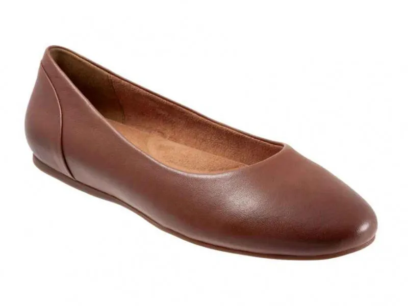 Softwalk Shiraz - Women's Flat