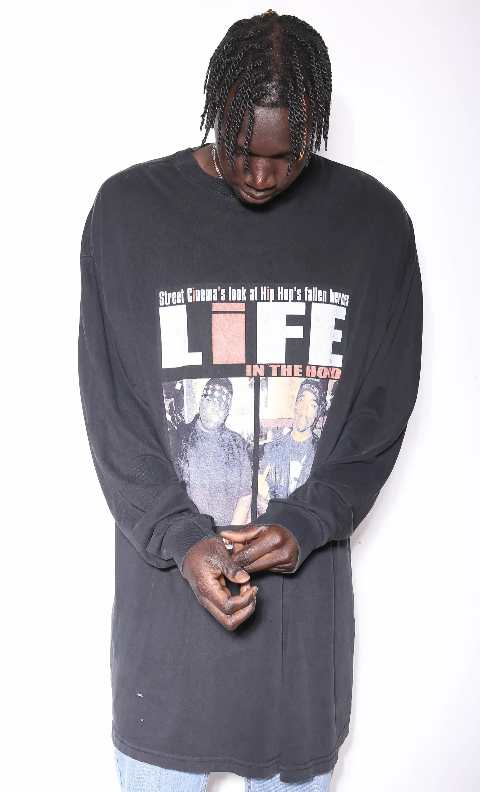 VINTAGE 'LIFE IN THE HOOD' BIGGIE AND TUPAC L/S TEE *HOLES FRONT/UNDERARM* (5XL)- TAG LABELLED NEW YORK